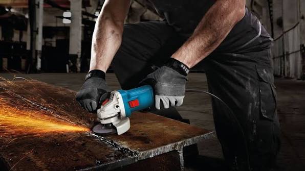Meuleuse Angulaire BOSCH Professional PRO GWS 700